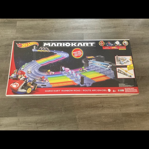 Hot Wheels Mario Kart Rainbow Road BNIB sealed - Picture 8 of 9